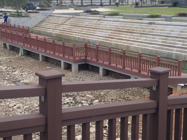 护栏37